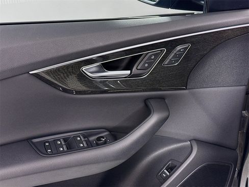 Used 2021 Audi Q8 Premium Plus image 19