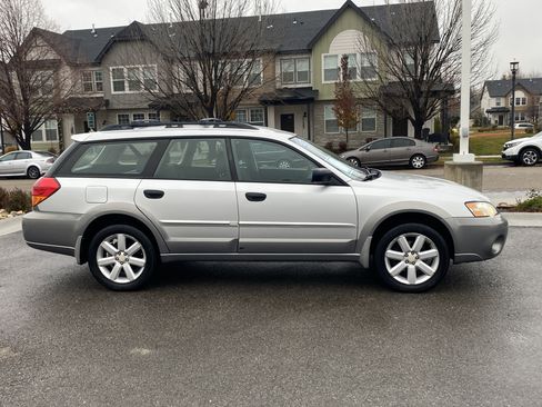 Used 2006 Subaru Outback 2.5i image 7