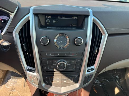 Used 2011 Cadillac SRX Luxury image 31