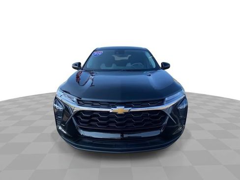 Used 2024 Chevrolet Trax LS w/ LS Convenience Package FWD image 5