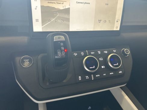 Used 2025 Land Rover Defender 110 S image 7