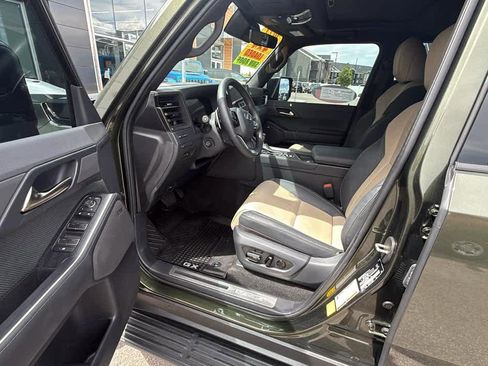 Used 2024 Lexus GX 550 AWD/4WD image 18