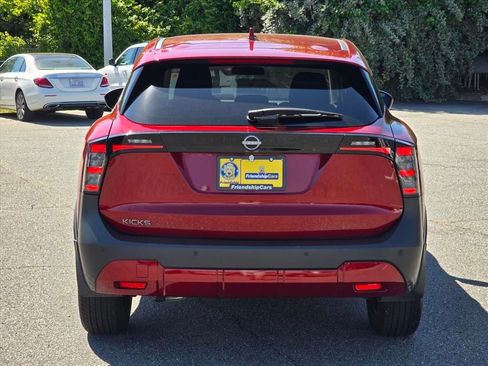 Used 2025 Nissan Kicks SV FWD image 25