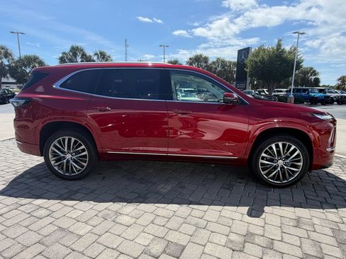 Used 2026 Buick Enclave Avenir w/ Super Cruise Package AWD/4WD image 8