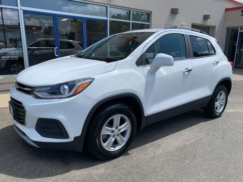 Used 2019 Chevrolet Trax LT w/ LT Convenience Package AWD/4WD image 1