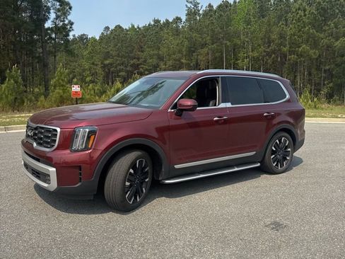 Used 2024 Kia Telluride SX Prestige w/ Towing Package image 2