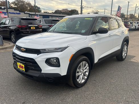Used 2023 Chevrolet TrailBlazer LS image 3