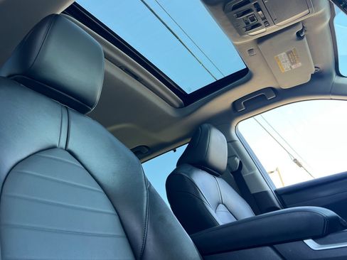 Used 2022 Toyota Highlander XLE FWD image 17