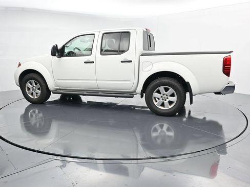 Used 2016 Nissan Frontier SV w/ SV Value Truck Package AWD/4WD image 5