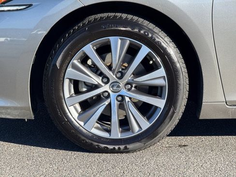 Used 2019 Lexus ES 350 350 w/ Accessory Package image 31