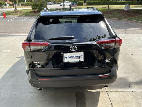 Used 2023 Toyota RAV4 XLE Premium AWD/4WD image 9
