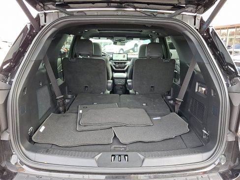 Used 2025 Ford Explorer ST image 11