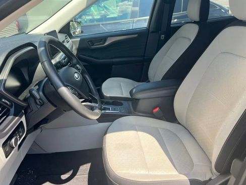 Used 2024 Ford Escape Active w/ Cold Weather Package FWD image 10