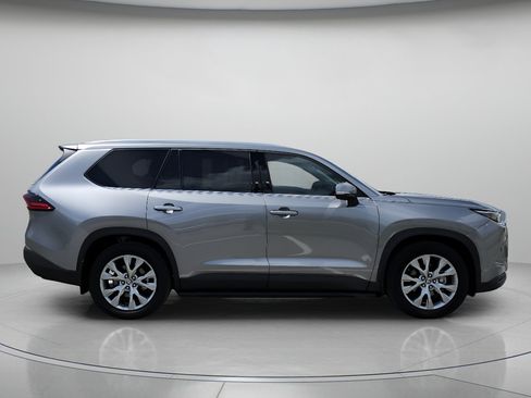 Used 2026 Toyota Grand Highlander AWD Hybrid image 10