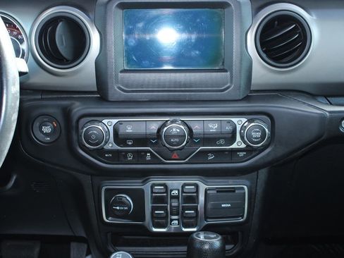 Used 2021 Jeep Wrangler Unlimited Sport AWD/4WD image 19