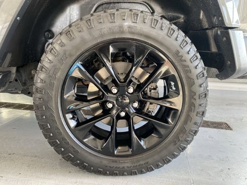 Used 2021 Jeep Wrangler Unlimited Sahara image 28