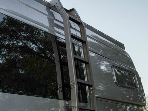 Used 2022 Mercedes-Benz Sprinter 2500 image 46