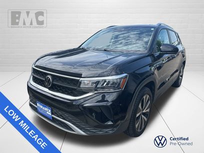 Certified 2022 Volkswagen Taos SE w/ Panoramic Sunroof Package