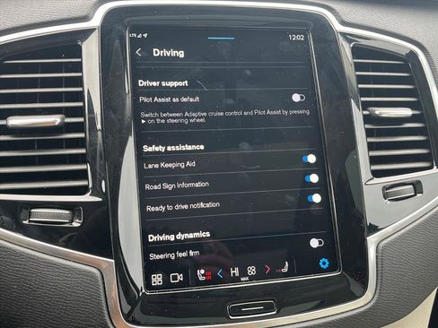 Used 2025 Volvo XC90 B6 Plus w/ Protection Package Premier image 14