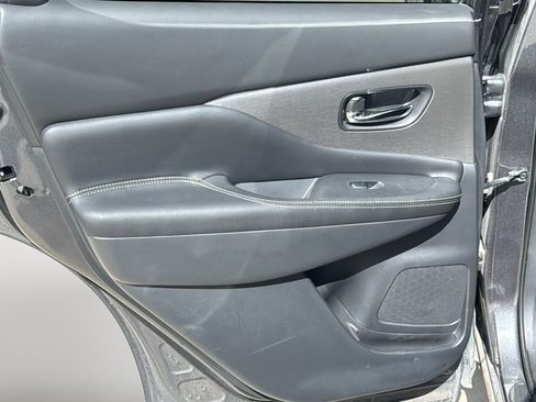 Used 2019 Nissan Murano SV w/ Premium Package FWD image 16