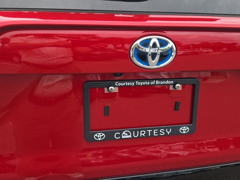 Certified 2022 Toyota RAV4 SE w/ Weather & Moonroof Package AWD/4WD image 31