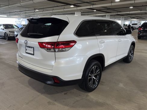 Used 2019 Toyota Highlander LE FWD image 8