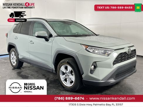 Used 2020 Toyota RAV4 XLE image 2
