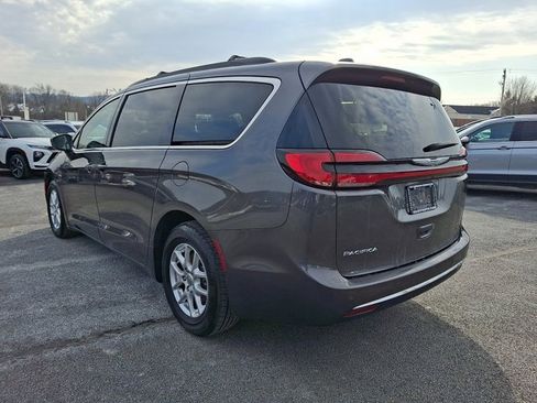 Certified 2022 Chrysler Pacifica Touring-L image 7