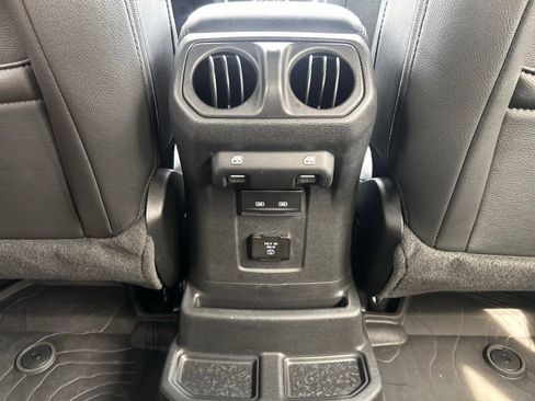Used 2022 Jeep Wrangler Unlimited Sahara image 20