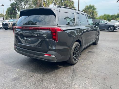 Used 2026 Kia Carnival SX w/ SX Dark Edition Package FWD image 6