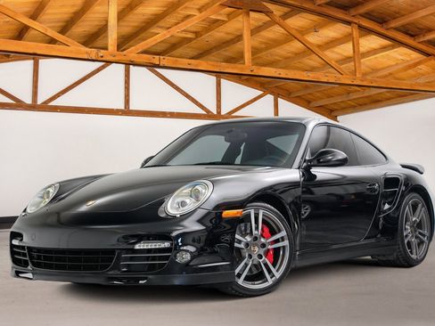Used 2013 Porsche 911 4 Coupe image 1