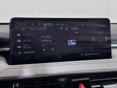 Used 2025 Genesis G70 2.5T image 21