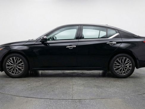 Used 2025 Nissan Altima 2.5 SV image 5