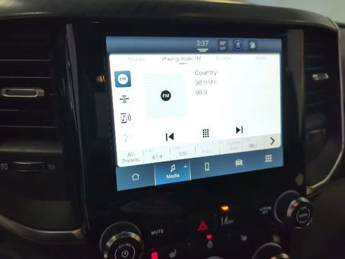 New 2026 RAM 1500 4x4 Crew Cab image 20