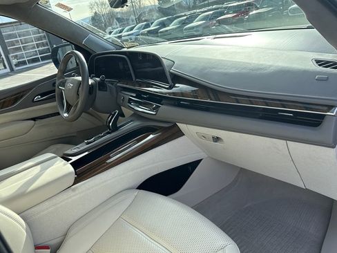 Used 2022 Cadillac Escalade Sport Platinum w/ Heavy-Duty Trailer Package image 19