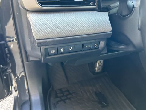 Used 2025 Toyota Camry SE image 35