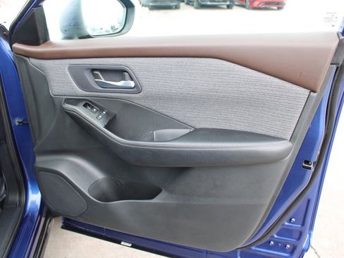 Used 2023 Nissan Rogue SV image 22