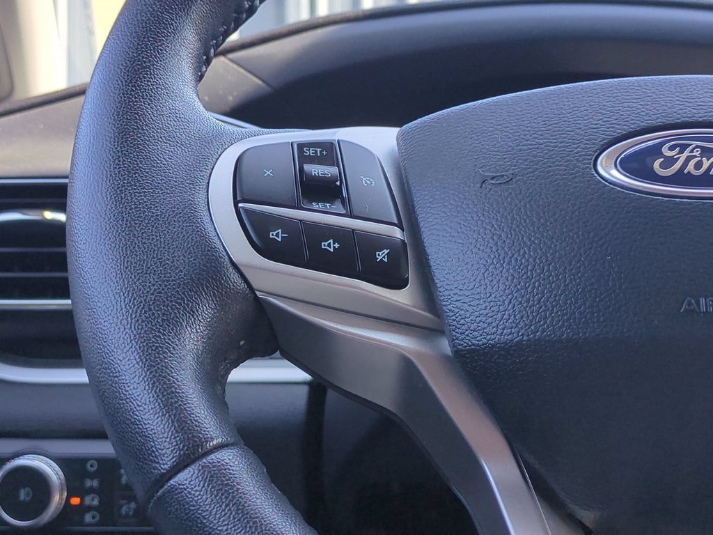 Certified 2021 Ford Explorer XLT w/ Equipment Group 202A RWD image 16