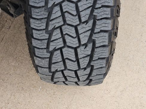 Used 2018 Nissan Titan SV w/ SV Convenience Package image 12