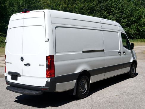 Used 2022 Mercedes-Benz Sprinter 2500 image 5