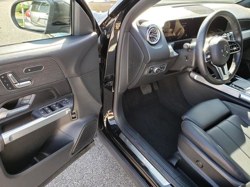 Used 2023 Mercedes-Benz GLB 250 4MATIC image 8