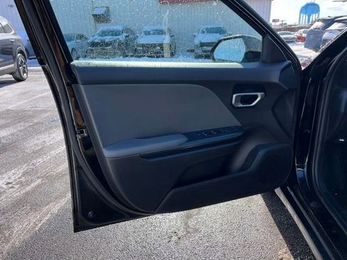 Certified 2025 Kia K4 LXS image 18
