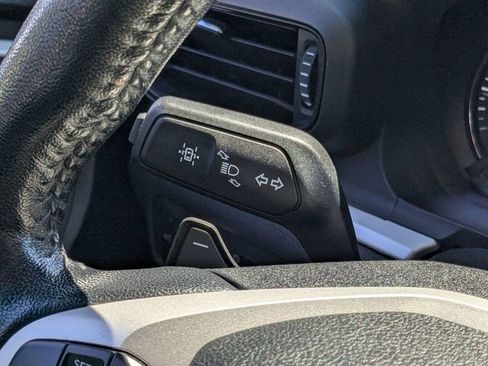 Used 2020 Ford Explorer XLT image 26