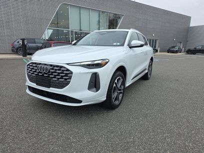 Used 2025 Audi Q5 Premium w/ Convenience Package