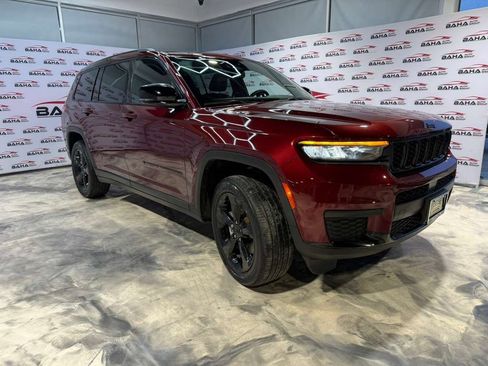 Used 2023 Jeep Grand Cherokee L Laredo image 5