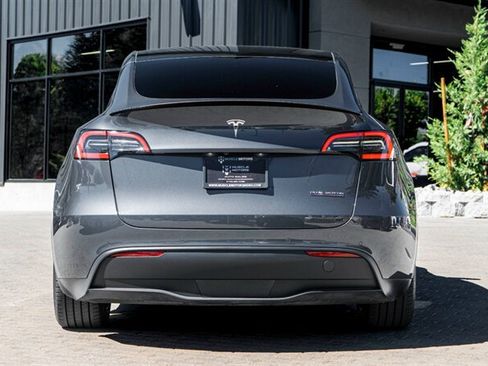 Used 2022 Tesla Model Y Performance AWD/4WD image 6