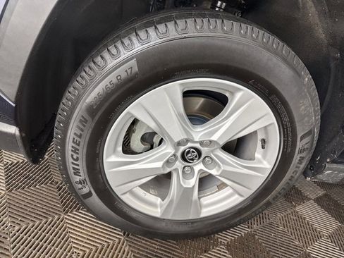 Used 2021 Toyota RAV4 XLE image 29