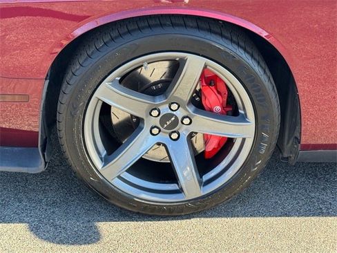 Used 2018 Dodge Challenger SRT Hellcat image 25