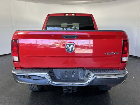 Used 2018 RAM 2500 Tradesman w/ Chrome Appearance Group image 10