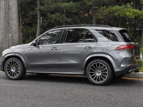 Used 2022 Mercedes-Benz GLE 350 4MATIC w/ AMG Line Exterior image 5
